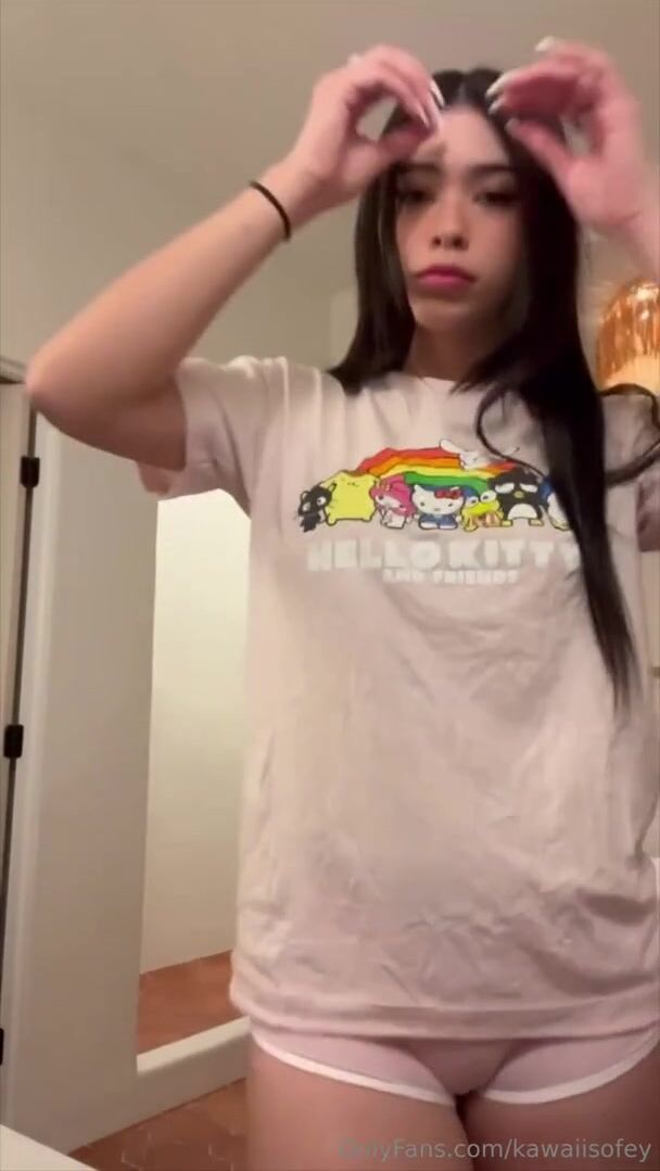 Aishah Sofey In Sexy Loungewear Undressing Video