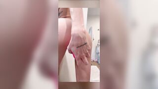 Ashley Matheson Penetrating Pussy with Sex Toys Solo