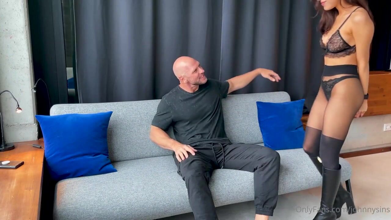 Ruth Lee Cumshot Sextape With Johnny Sins