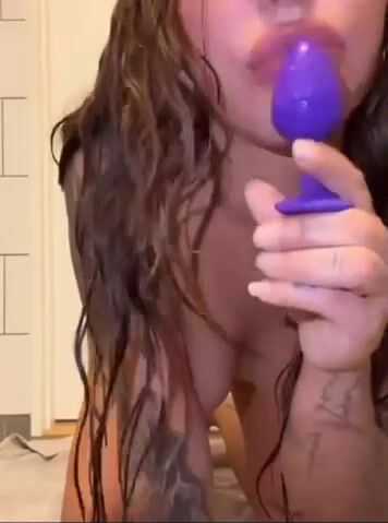 Swedish M4m4chul0 big black dildo in ass