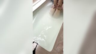 Mia Khalifa Teasing Naked in Bathtub