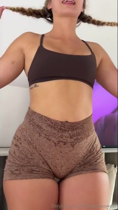Kirstentoosweet Stripteasing in Hot Gym Outfit