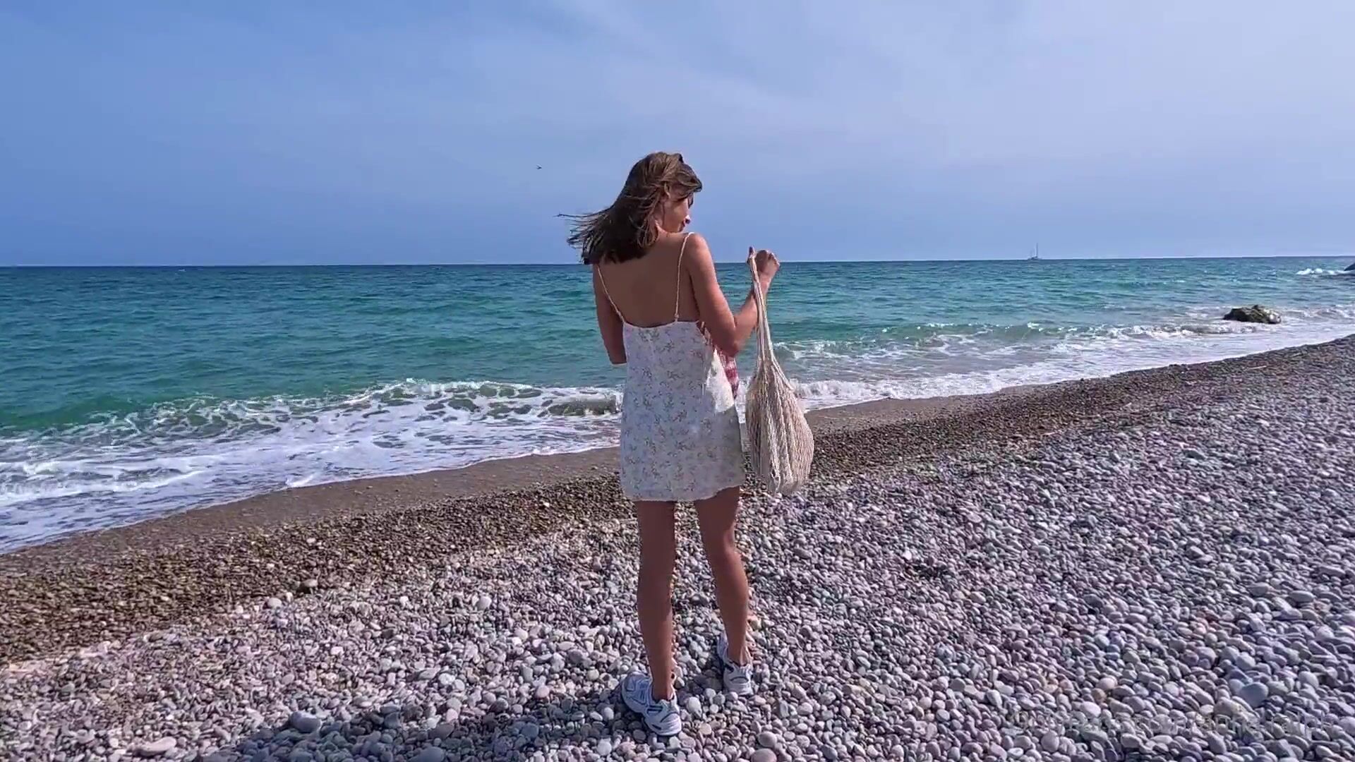 Anna Ralphs Quickie Sextape in Public Beach