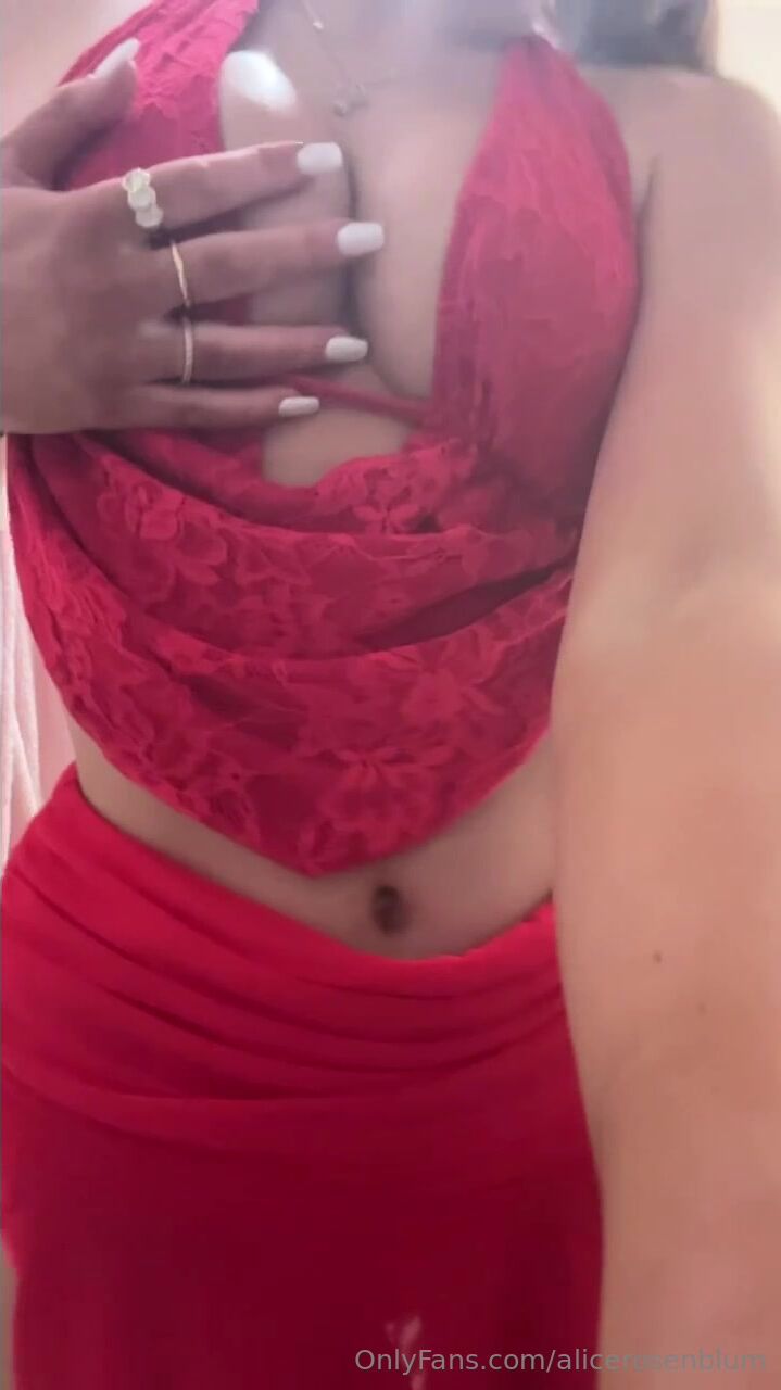 Alice Rosenblum Teasing Perfect Body And Big Ass