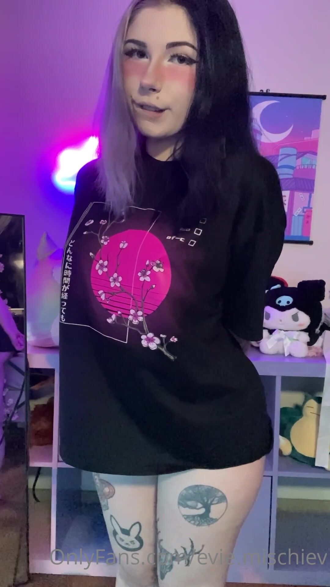 Evie Mischiev Sensual Striptease