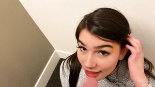 Mayasnaked Blowjob In The Hotel Hallway