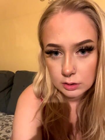 Sweboobies Gets Naughty on Webcam Part 1