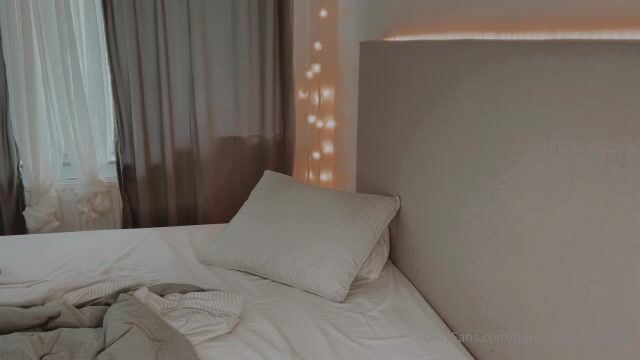 Swedish Honeybabesugarpiie Masturbating with Dildo