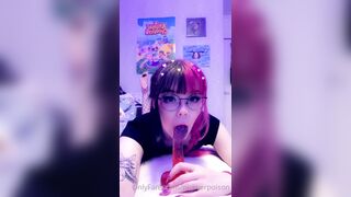 Swedish Pickyerpoison dildo blowjob Part 1