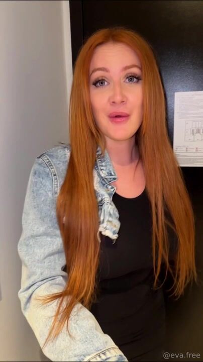 Pomponette Big Ass Gets Pounded in Standing Doggystyle