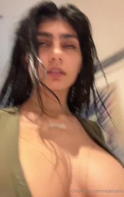 Mia Khalifa Long Livestream Video