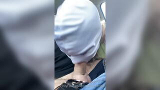 Littlelofotengirl gives blowjob in car