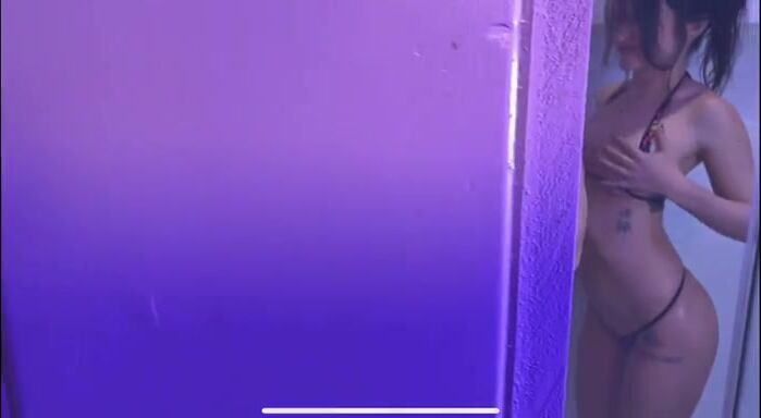 Morgpie Naked Shower Collab With PeachJars