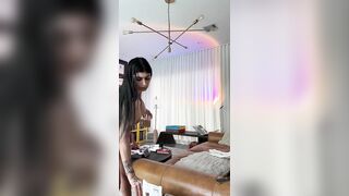 Mia Khalifa Long Morning Stretch Video