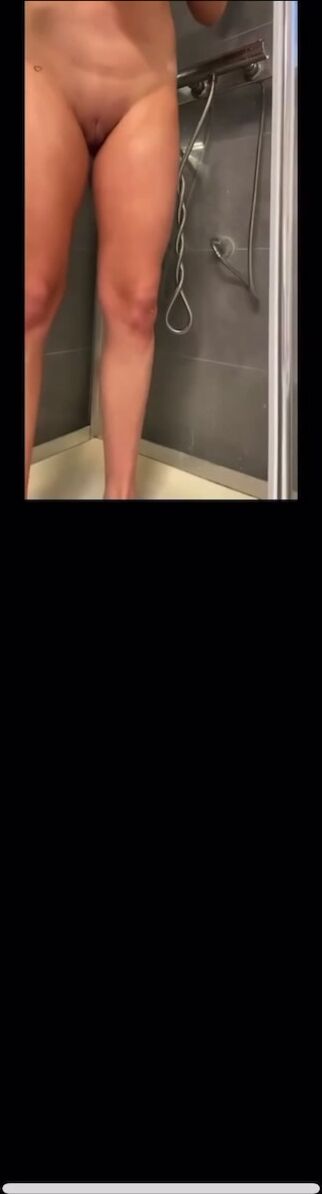 Vanessa sundet Naked in Shower