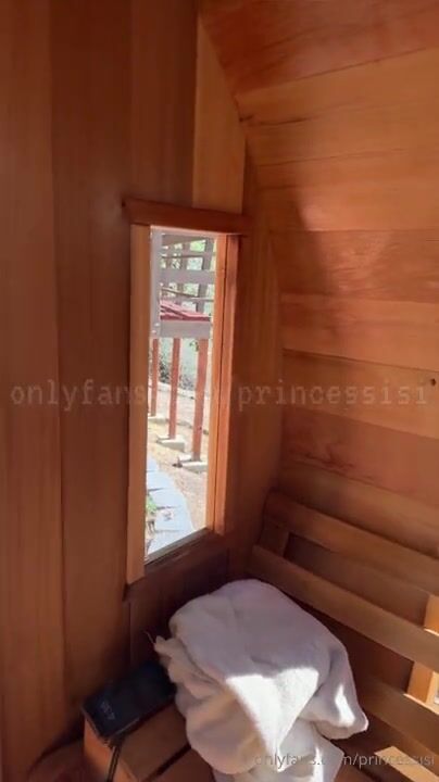 Princessisi - Fucking And Twerking Ass in Sauna