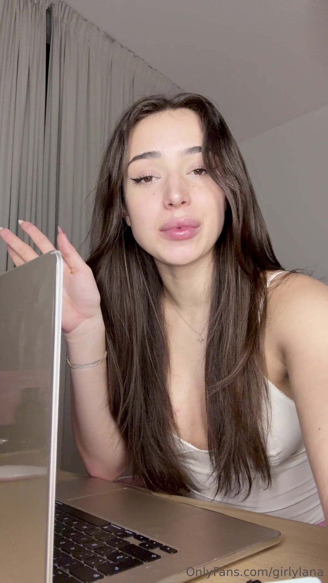 Girlylana - Livestream with Naked Stripping And Dildo Fucking