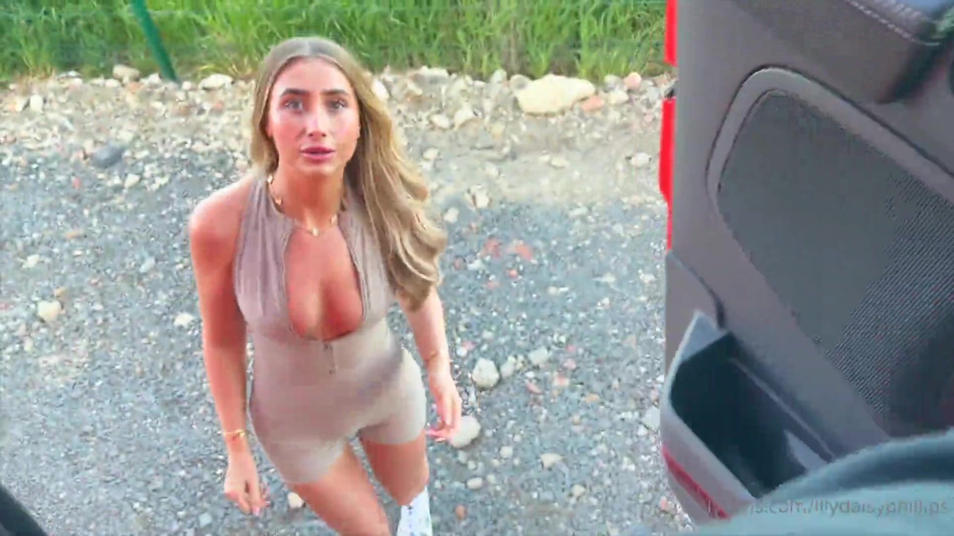 Lillian Phillips Car Sextape With Stranger