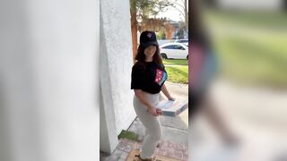 Salmunozz - Pizza Delivery Girl Gets Tipped With Big White Cock