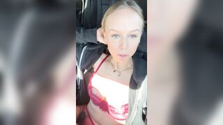 Zuckermauss - Naughty German Blonde Pussy Playing in Car