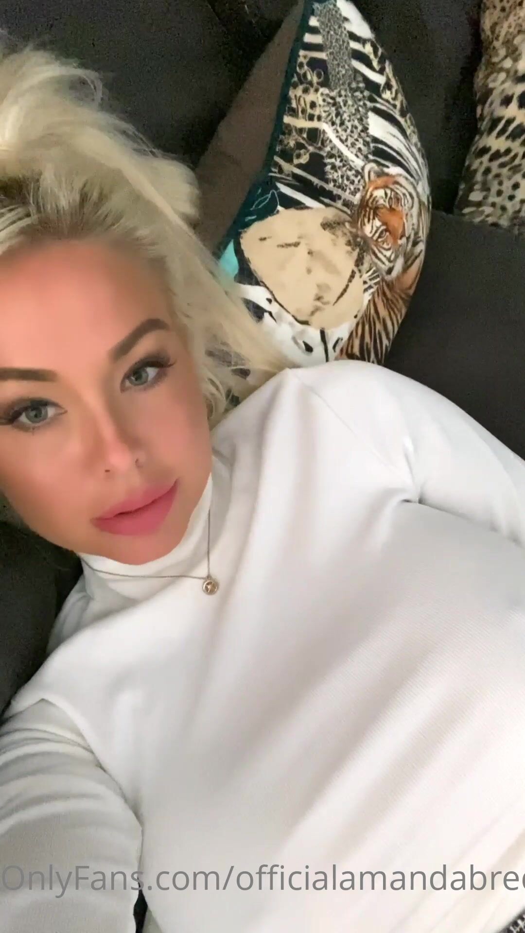 Amanda Breden No 75 (Finger fucked)