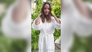 Mango Hottie Small tits Clover bathrobe