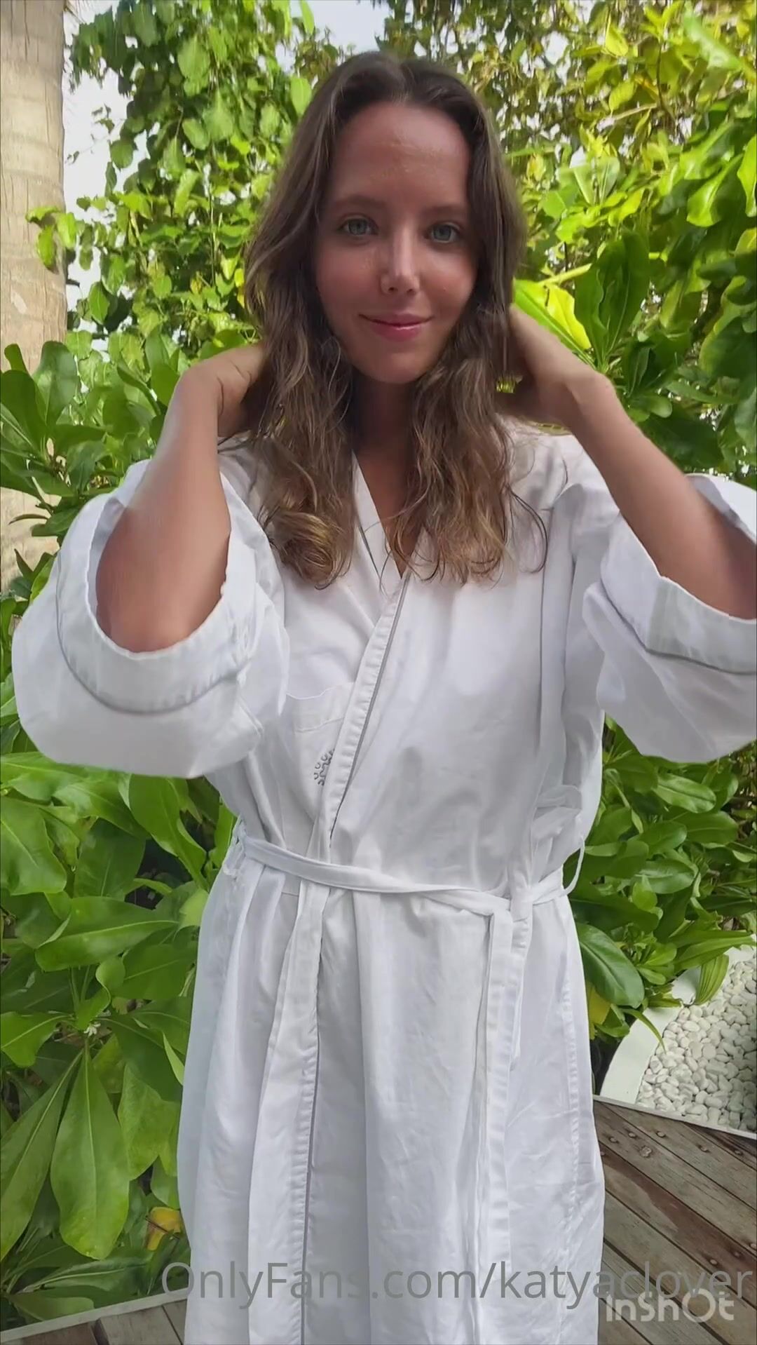 Mango Hottie Small tits Clover bathrobe