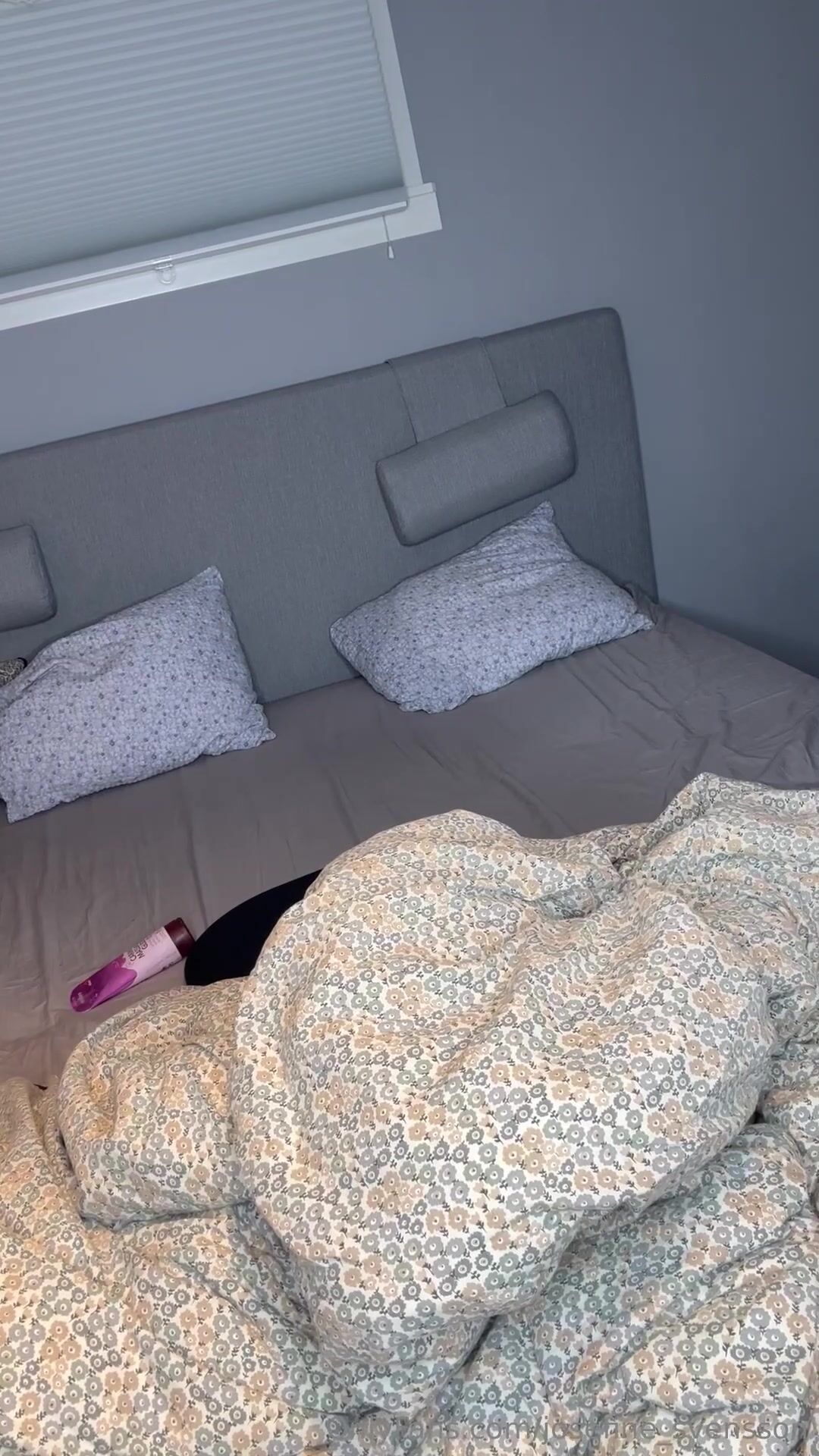 Josefin Svensson dildo fuck in bed