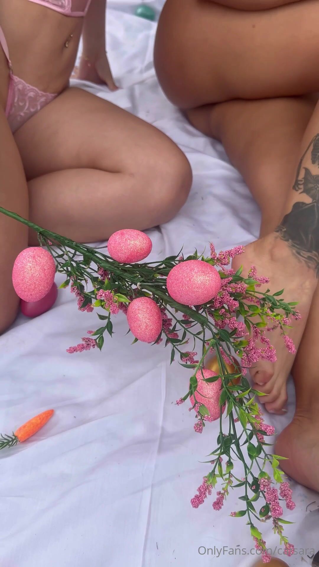 Charlotte19y - Masturbating Pussy Outdoors With Best Friends