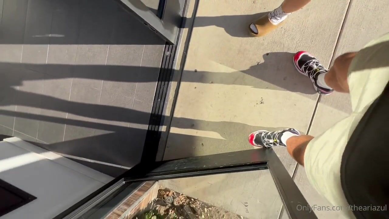 Ari Azul - Inviting Big Cock Stranger For a Quickie