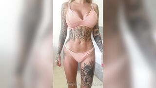 Swedish KattPaow Shows Her Hot Tight Body Tease