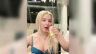 Tana Mongeau Flashing Big Tits on Livestream