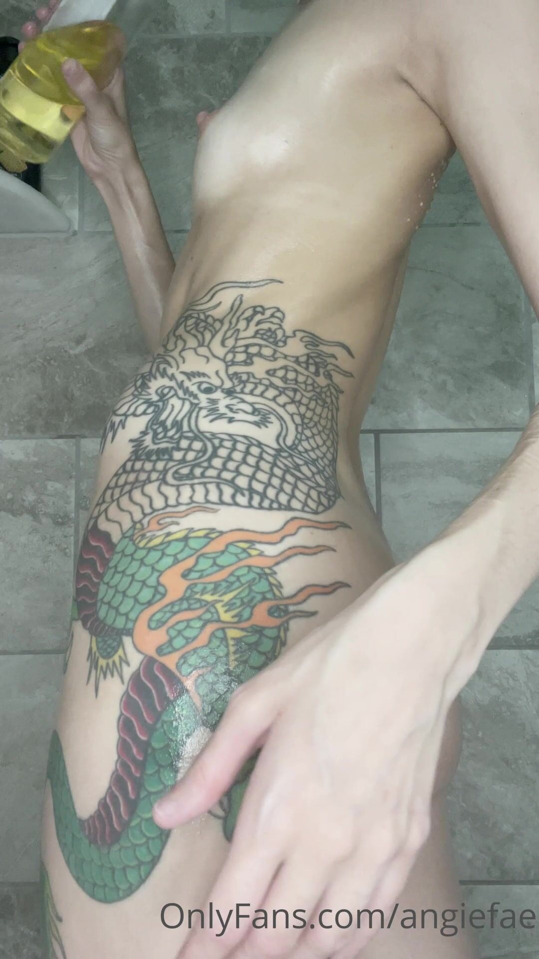 Angiefae Gets Oiled For Booty Shake