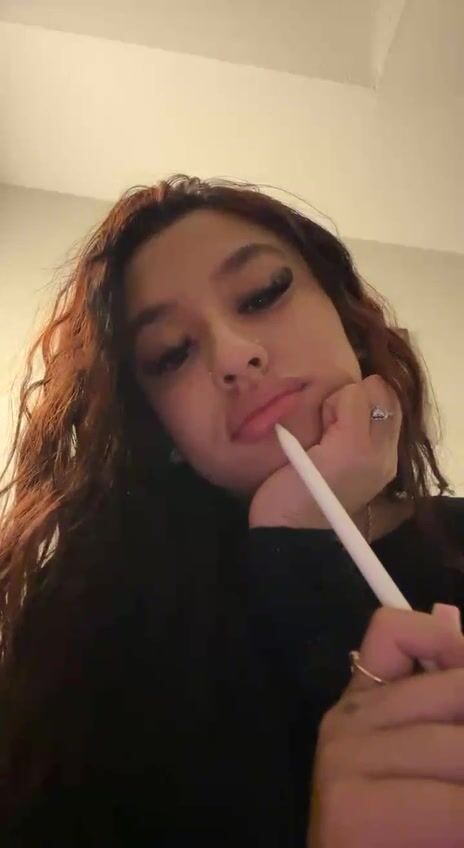 Sariixo Being Naughty on Livestream