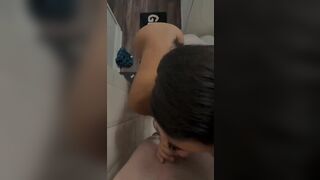 Sariixo Giving Blowjob in shower