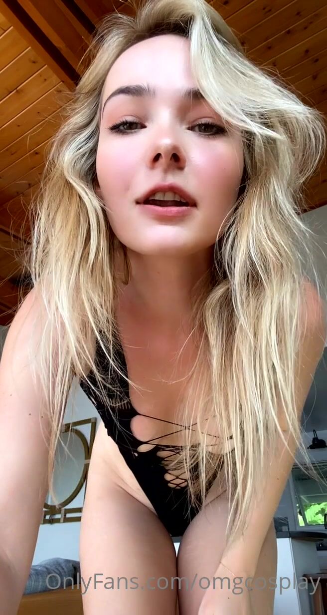 Omgcosplay Sexy Dancing on camera