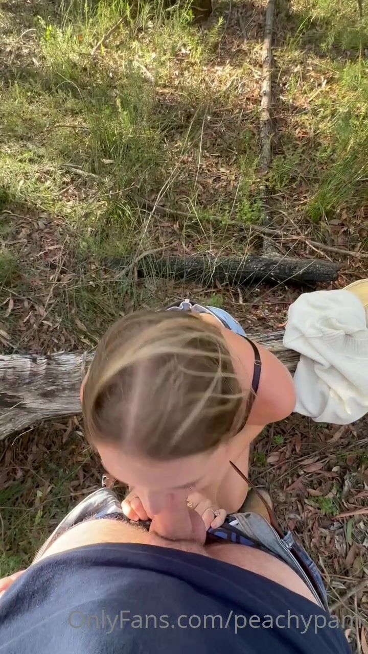 PeachyPam Giving a Risky Blowjob in Public