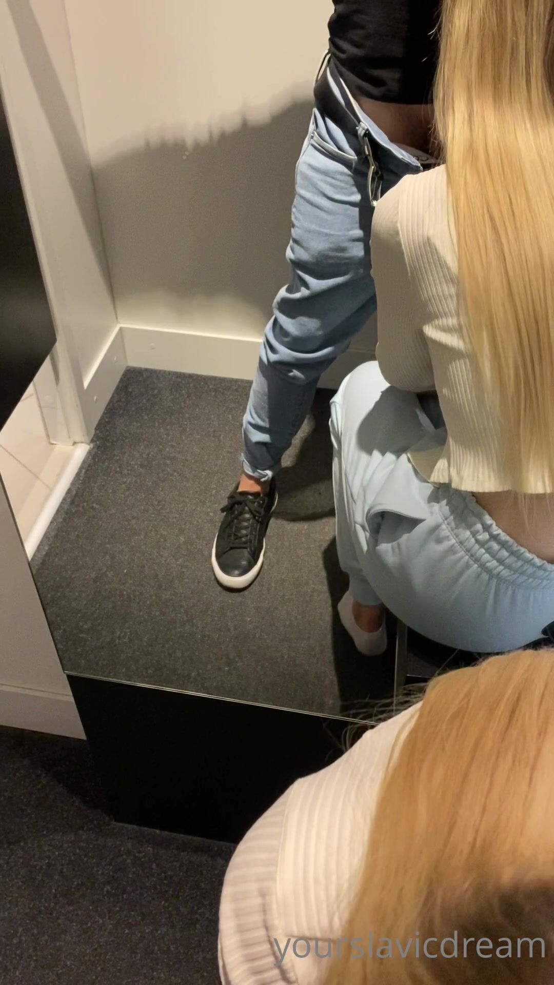 Powderyrose Giving Blowjob in Public Changing room