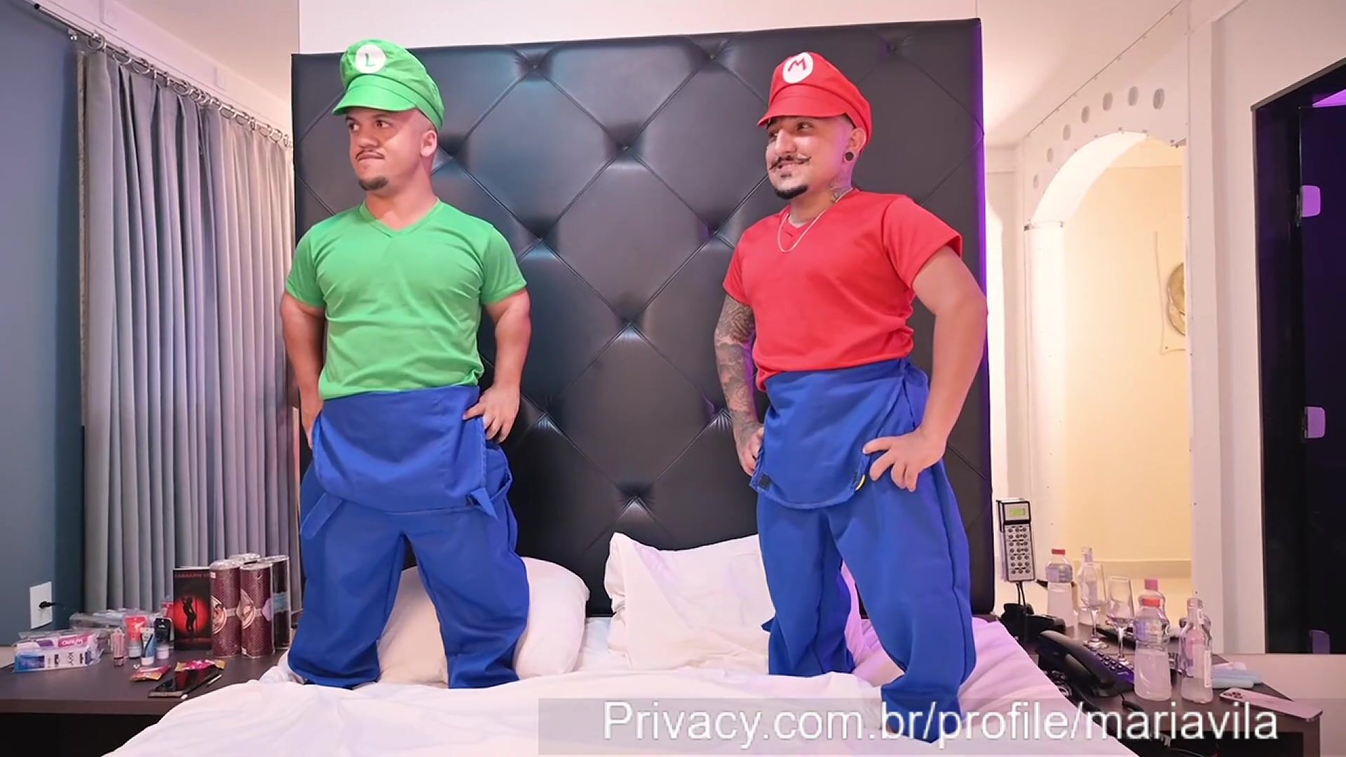 Mari Ávila - Exclusive Foursome Sextape