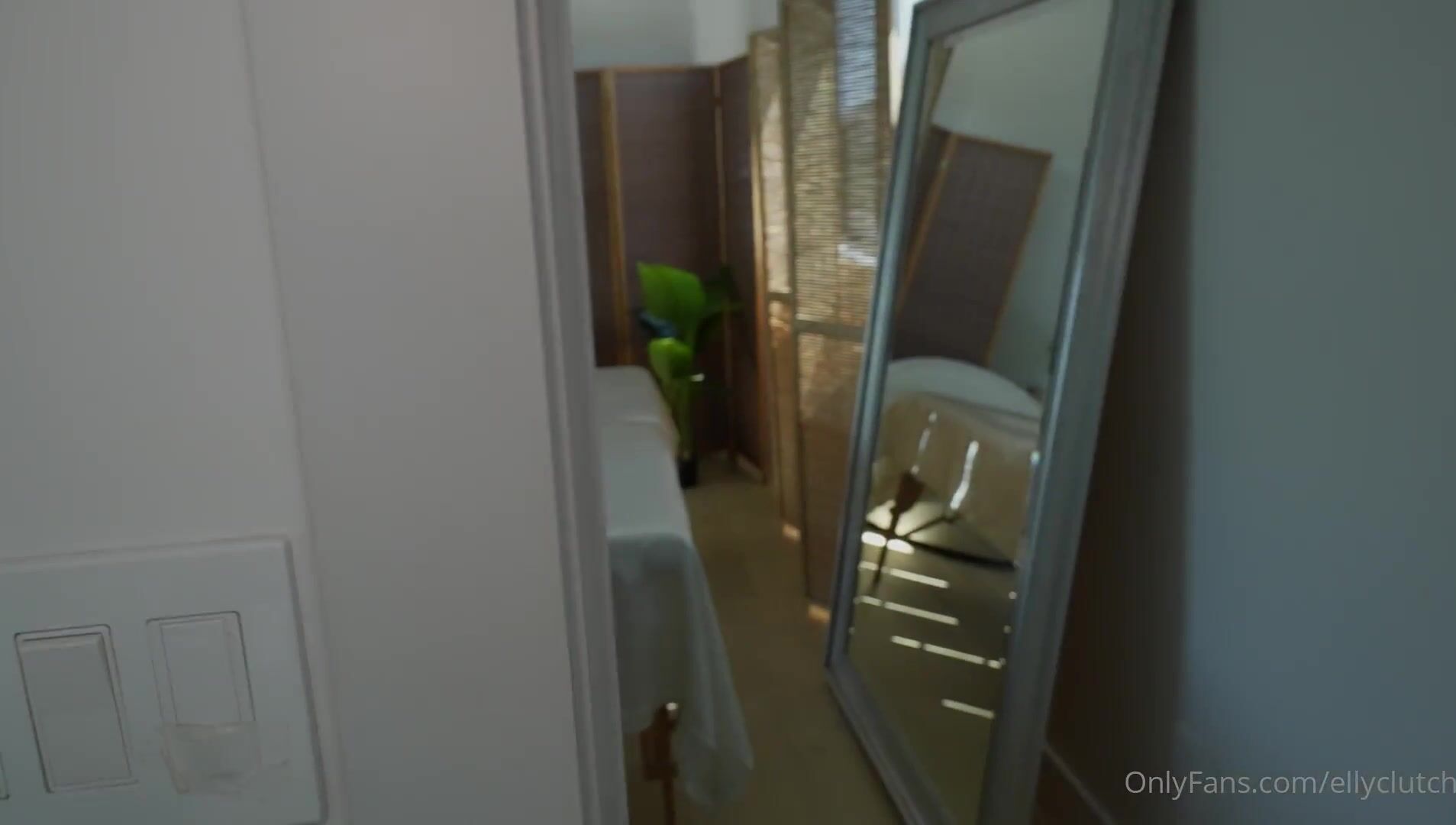 Elly Clutch - Oil Massage Sex