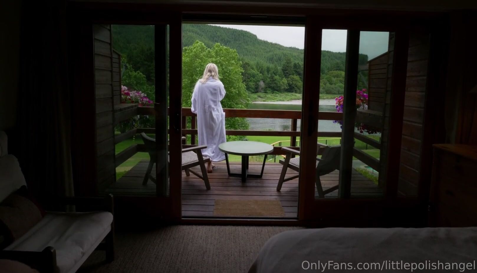 Lena Polanski - Homemade Sextape in Airbnb