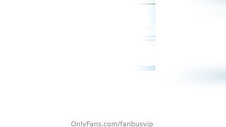 Fan Bus: Tokyo Leigh Sextape