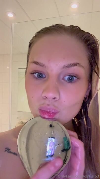 Oliviabt shower video