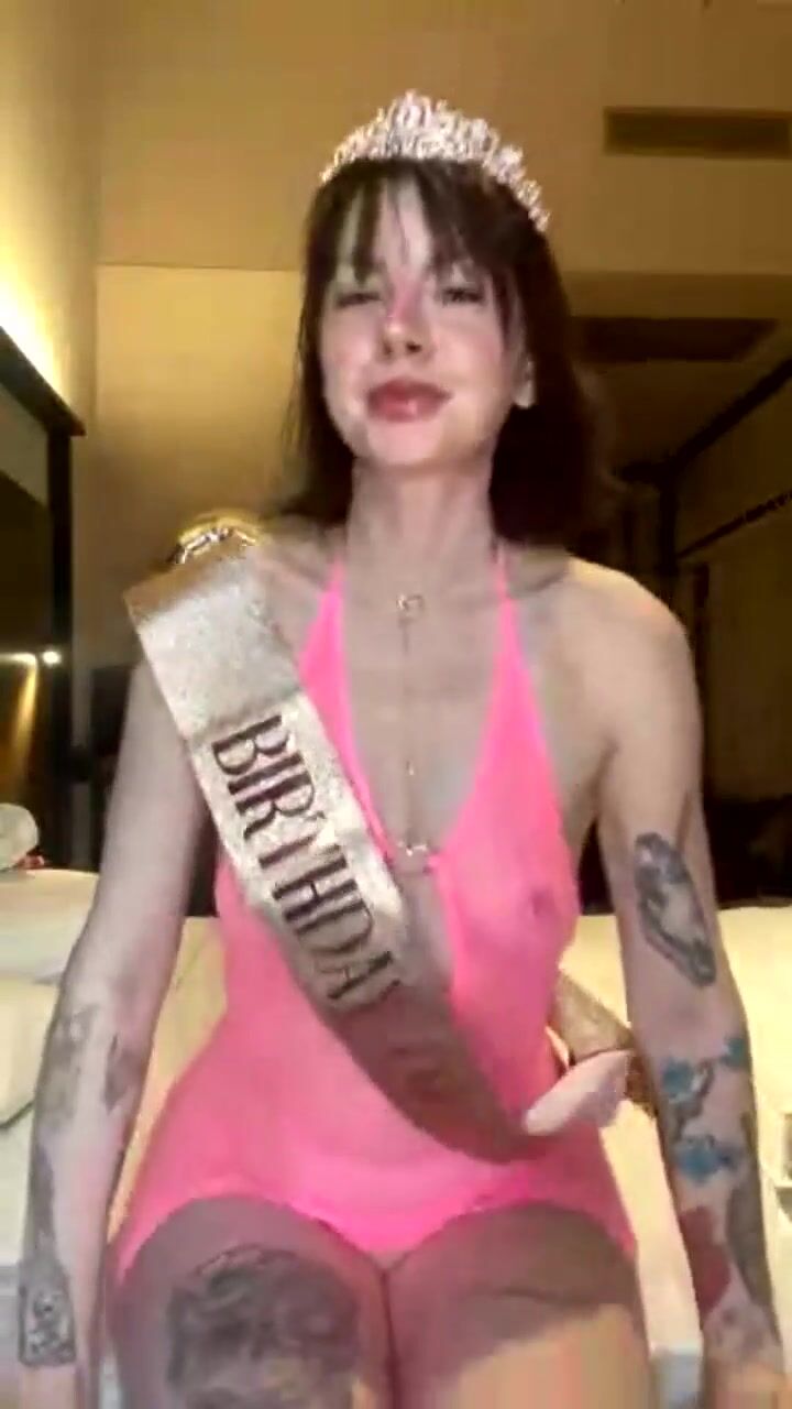 Norwegian AnnHelen Lundi Princess Livestream