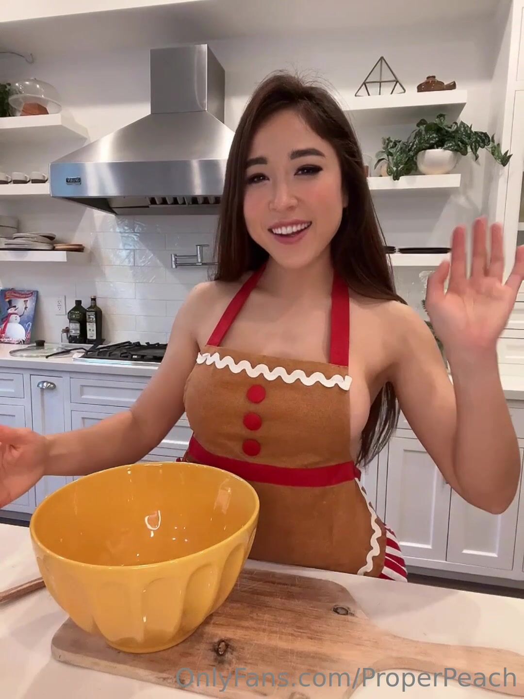 ProperPeach - Sexy Baking And Topless Strip
