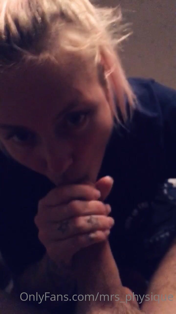 Swedish MILF suck dick cum in mouth