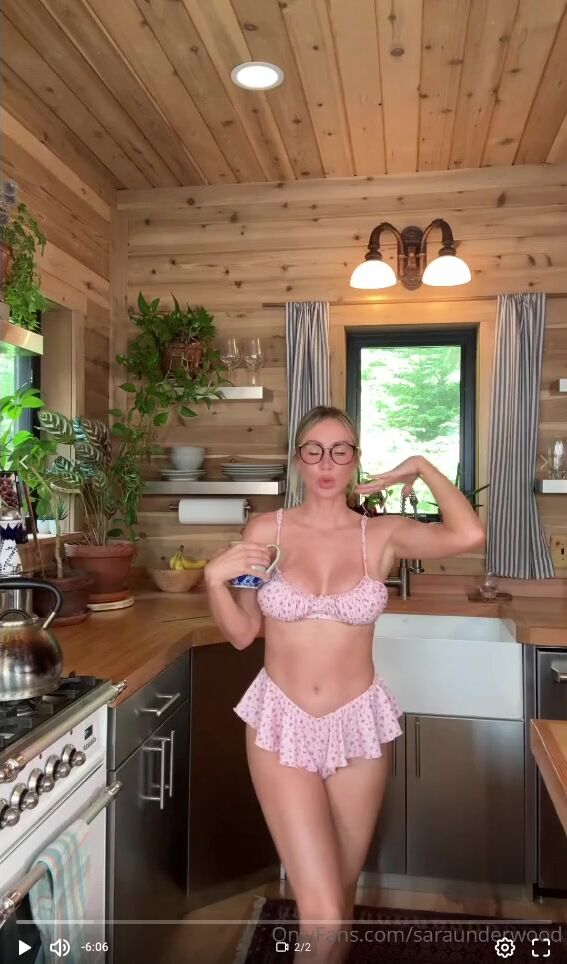 Sara Underwood - Horny Striptease With Pussy Play