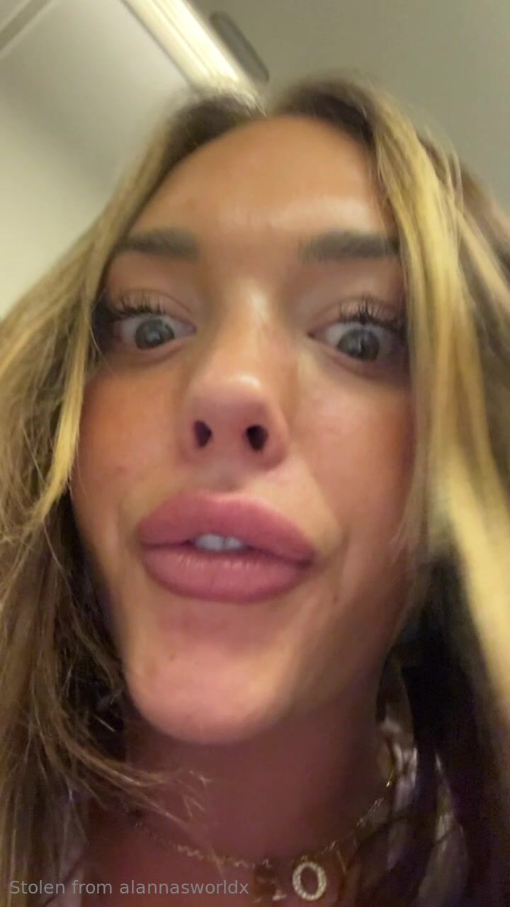 Alannasworldx - Risky Solo Masturbation in Airplane