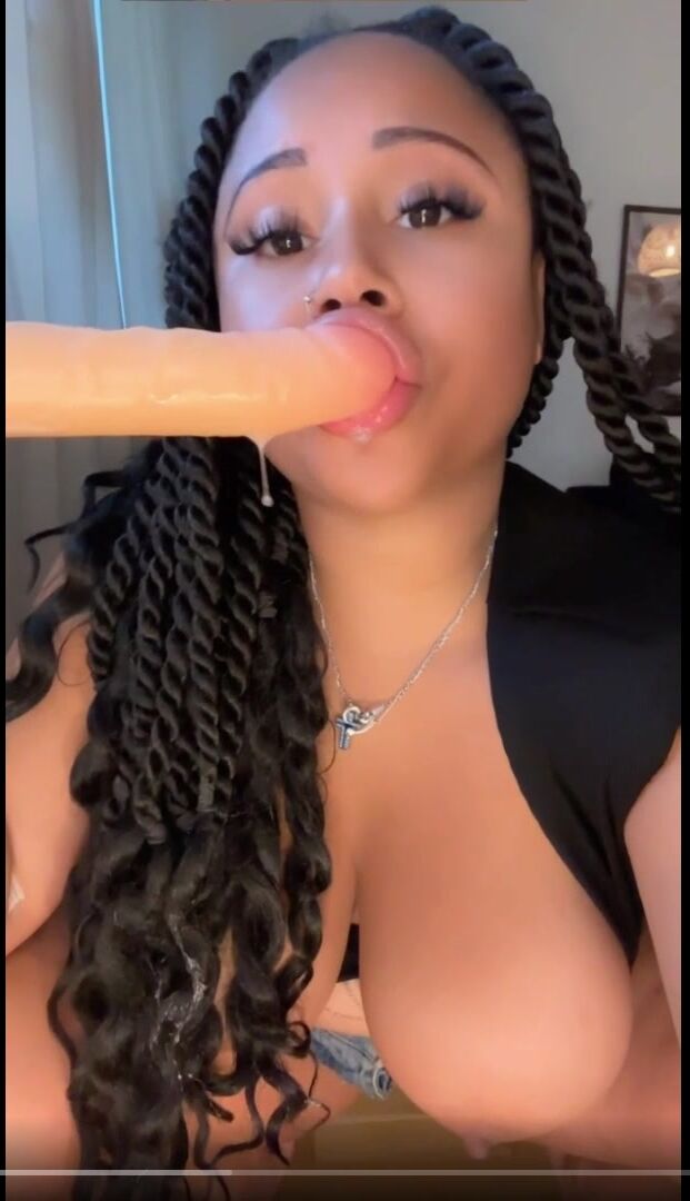 Swedish Ebony HaileyDiana Sucks On a Big Dildo