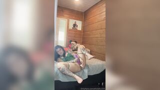 Finnish ElluLellu/Elisa Dildo In Bed